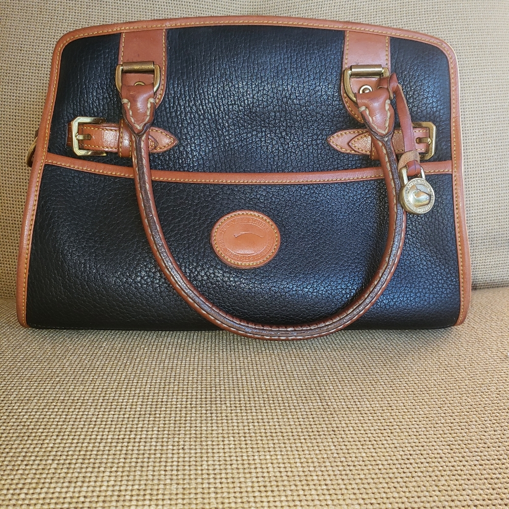 Moving sale! Dooney & Bourke vintage all weather leather purse